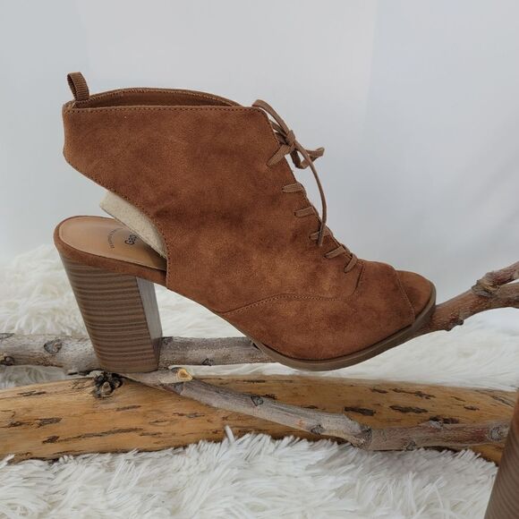 Gapālaceāupāleatherāsandals - Picture 8 of 11